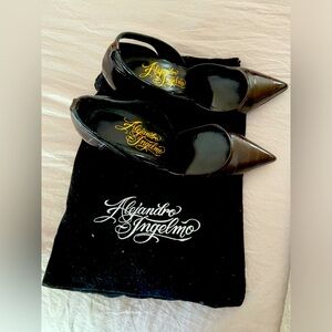 Women’s 3 inch heels. Never worn!
